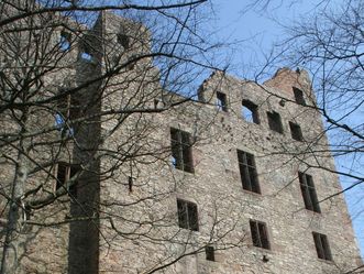Altes Schloss Hohenbaden, Bernhardsbau mit erkennbarem Abortschacht 