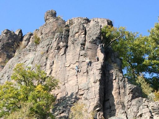 Blick auf den Battertfelsen nahe dem Alten Schloss Hohenbaden