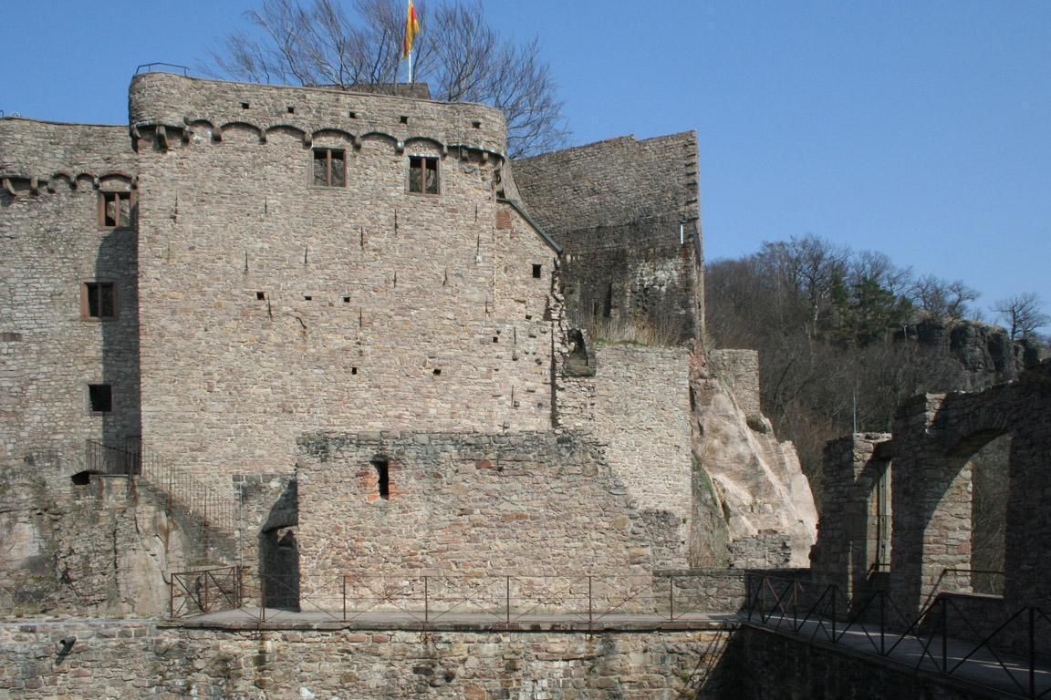 Außenaufnahme des Hermannsbaus des Alten Schlosses Hohenbaden