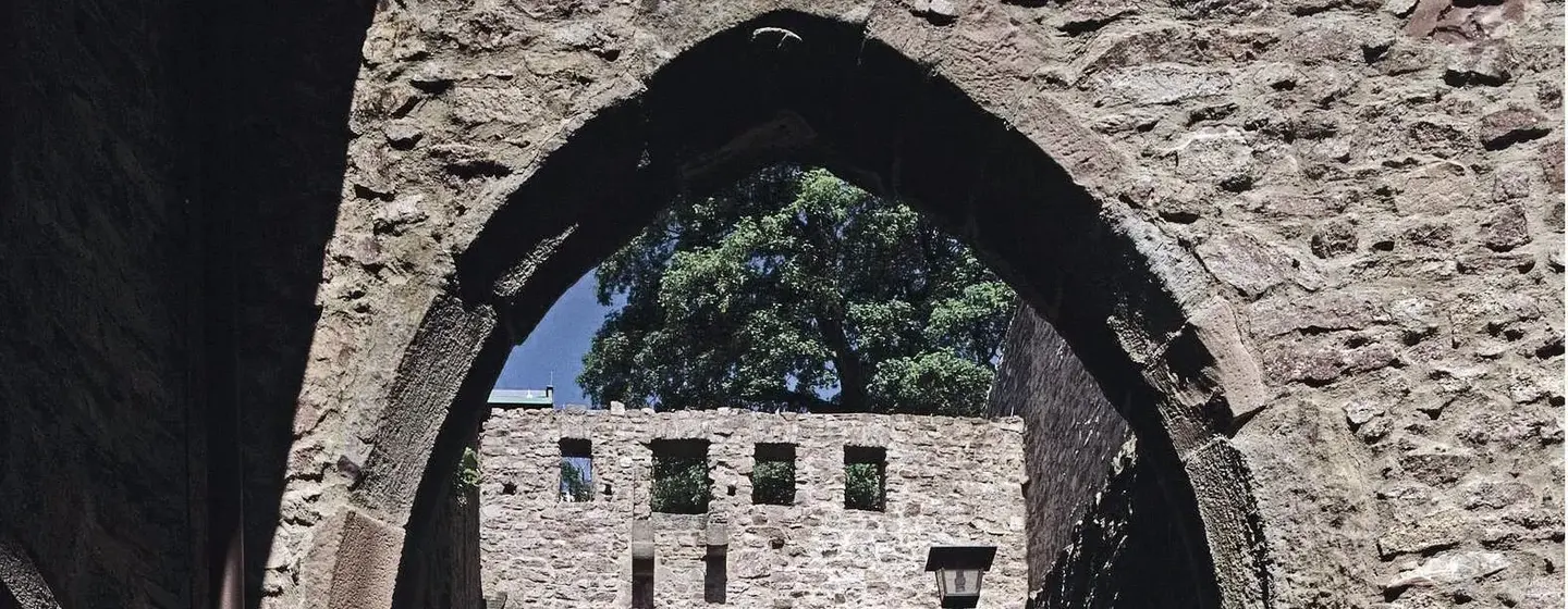 Altes Schloss Hohenbaden, Torbogen